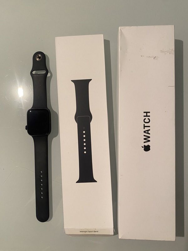 Apple Watch SE (2022) 44mm Cassa in Alluminio Color Mezzanotte con Cinturino...